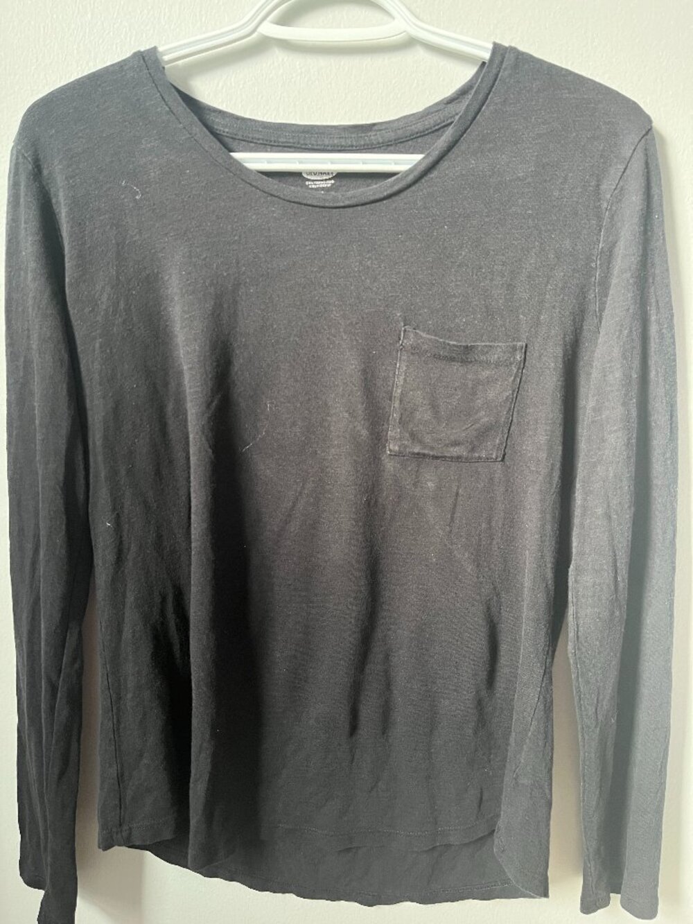 Old Navy Long sleeve black t-shirt